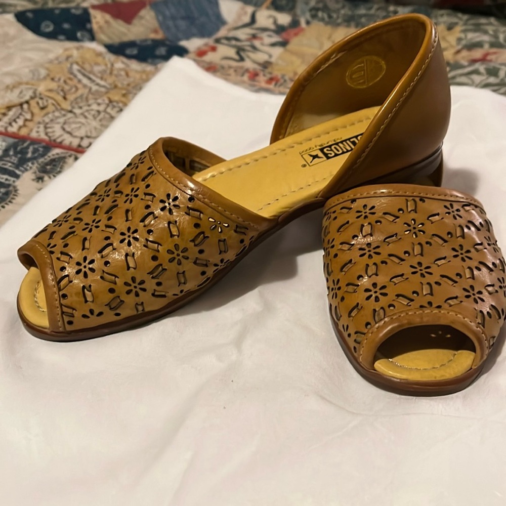 Pikolinos Open-Toed Flats